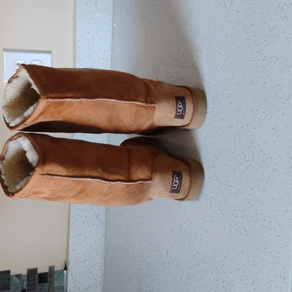 UGG Boots Size 8 Women - Picture 3 of 6